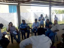 దత్తత గ్రామంలో ప్రకాష్ రాజ్: గ్రామాభివృద్ధిపై గ్రామస్తులతో చర్చ