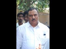జగన్ పత్రికలో అసత్యాలు.. : చినరాజప్ప, 