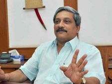   ఆచూకీ దొరకని విమానం: కన్నీరు మున్నీరవుతున్న విశాఖవాసులు