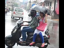  భారీ వర్షాలు - పిక్చర్స్: మిద్దె కూలి 5గురు మృతి (వీడియో)