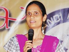 పిఆర్వో మృతి: ఎంపీ ఎస్పీవై రెడ్డి కూతురిపై హత్య కేసు నమోదు