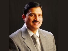 సుజనా ఇల్లు ముట్టడి: ‘హోదా’ కోసం కాంగ్రెస్ రగడ, రోడ్లు ఊడ్చి వినూత్న నిరసన