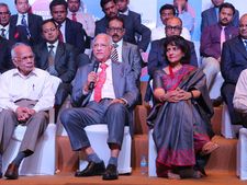  క్యాన్సర్‌ చికిత్స: రూ. 1,250 కోట్లు వెచ్చిస్తామని ప్రతాప్ సి రెడ్డి
