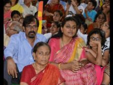 అందుకే చివరి రోజు వచ్చా, బాబుకు అత్తారి ఊరిపై మోజు: రోజా 