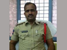 నెలకు 15లక్షల మామూళ్లు: తుపాకీతో కాల్చుకుని ఎస్ఐ ఆత్మహత్య 