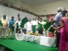 పీవీ కల సాకారం, సీమతో అమరావతి లింక్: రైలు మార్గాన్ని ప్రారంభించిన బాబు, వెంకయ్య, ప్రభు