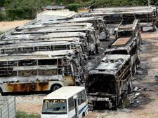  కావేరి: 30 వోల్వో బస్సులు బూడిద చేసిన యువతి 