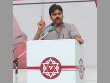 నేను-జనం-మనం: రాజకీయాలపై పుస్తకం రాస్తున్న పవన్ కళ్యాణ్ 