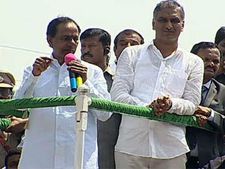 కళ్లలో నీళ్లు తిరిగాయి: ఎన్టీఆర్ చేయలేనిది కేసీఆర్ చేసి చూపించారు