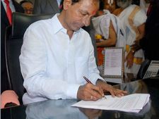 టీఆర్‌ఎస్‌ సారథుల ఖరారు: కేసీఆర్‌దే తుది నిర్ణయం
