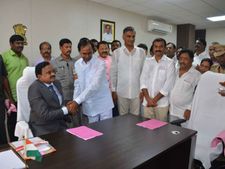 తమాషా కోసం కాదు: సంతోషంగా సిద్ధిపేటకు కేసీఆర్ వరాలు 