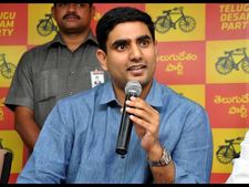నాన్నతో విబేధాలా?: నవ్విన లోకేశ్, 'జగన్‌లా తండ్రికి తలవంపులు తీసుకురాను'