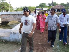 వీరికి నయీంతో భూదందాల లింక్స్: వారి బినామీలు ఎవరు, ఎంతెంత?