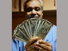 ఎక్కడ?: 20శాతం కమీషన్‌తో నల్లధనం.. తెల్లధనమవుతోంది!