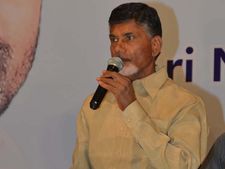 నేనూ బాధితుడినే: చంద్రబాబు, కాన్వాయ్ లేకుండా ప్రయాణం