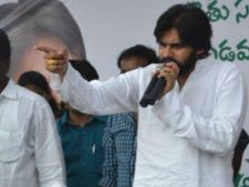'కాలేజీకి పవన్ కళ్యాణ్ రాకలో రాజకీయం లేదు', సిద్ధం చేస్తున్న ఫ్యాన్స్