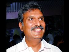 గంటకుపైగా లిఫ్ట్‌లో ఇరుక్కున్న కేశినేని నాని, జలీల్ ఖాన్, వారిపై నేతల ఆగ్రహం