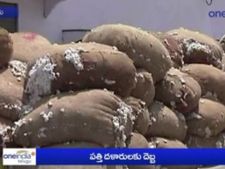 11 కేంద్రాల్లో పత్తి కొనుగోళ్లు