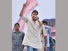 మళ్లీ చిరంజీవిపై, 2019లో ఏం చేయాలో నాకు బాగా తెలుసు: వెంకయ్యపై పవన్ (వీడియో )