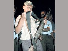 ఆర్కెను కోర్టులో హాజరు పరచండి: ఆప్ డిమాండ్, బంద్ ప్రశాంతం