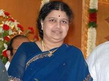 శశికళ వ్యూహం: నరేంద్ర మోడీని ఢీకొంటారా?