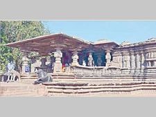 వేయిస్తంభాల గుడికి త్వరలో పూర్వ వైభవం: రాజధానిలో సమావేశం