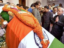 జయలలిత ఎప్పుడు? ఎలా చనిపోయింది?: జవాబు లేని 8ప్రశ్నలివి