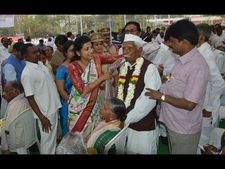  రిపబ్లిక్ డే: జెండా ఎగురవేసిన కలెక్టర్‌ ఆమ్రపాలి(పిక్చర్స్)