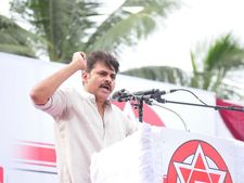 ఎంగిలాకులు ఎత్తేవాడినా సంతోషం, యుద్ధ ట్యాంకులు వచ్చినా: పవన్ కళ్యాణ్ ఆవేశం