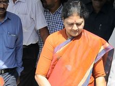 చెన్నైకి రాని గవర్నర్: శశికళ ప్రమాణ స్వీకారం వాయిదా