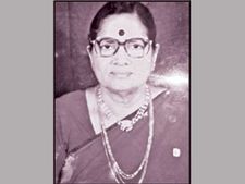 అనుమానాస్పదస్థితిలో కవయిత్రి ఆండాళ్ మృతి 