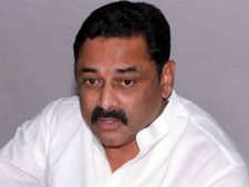 భూమా నాగిరెడ్డికి తీవ్ర గుండెపోటు, ఆసుపత్రికి తరలింపు, పరిస్థితి విషమం!