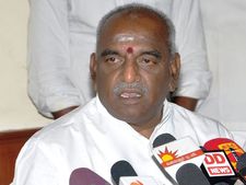 తెలంగాణలో ప్రభుత్వాన్ని ఏర్పాటు చేస్తాం: కేంద్రమంత్రి రాధాకృష్ణన్