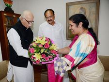 ఆ ప్రాంతాల్లో పురంధేశ్వరి ప్రచారం, శశికళ-దినకరన్‌లపై దీపక్ సంచలనం