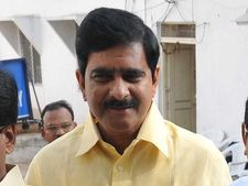 దేవినేని ఉమపై నిప్పులు చెరిగిన చంద్రబాబు