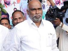 షాక్: మంత్రి పదవుల్లో మాదిగలకు అసంతృప్తి:  ఎమ్మెల్సీ డొక్కా 