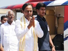 మీకు మంచి ఫాలోయింగ్ ఉంది.. ఇక్కడా పార్టీ పెట్టండి: సీఎం కేసీఆర్ కు వినతుల వెల్లువ