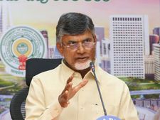  అయ్యన్న, గంటా వివాదం: సమన్వయకమిటీతో బాబు అత్యవసర బేటీ