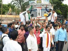 కర్ణాటక బంద్: బెంగళూరు తుస్, ఆంధ్రా, తెలంగాణ, తమిళనాడు బస్సులు, అంతేనా ! 