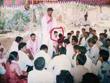 రేవంత్ రేర్ ఫోటో: ఒకప్పుడు టీఆర్ఎస్‌లో.. గులాబీ కండువా కప్పుకుని!