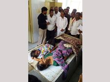 విషాదం: ఒకే కుటుంబానికి చెందిన ఐదుగురు ఆత్మహత్య