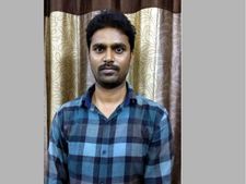 కదులుతున్న బస్సులో యువతిపై రేప్: వీడియో చూపించి పలుమార్లు...