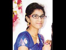 పెద్దల పాపమేనా?: బావ ఆత్మహత్య చేసుకున్న మరుసటి రోజే మరదలు