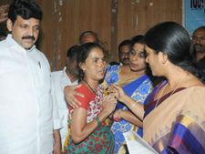 టీడీపీకి షాక్: భోరున ఏడ్చిన జడ్పీటీసీ, ఇన్ని అవమానాలా!, ఇక నావల్ల కాదంటూ..