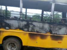 స్కూల్ బస్ కి నిప్పంటించిన దుండగులు