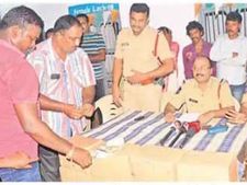 40 కిలోల గంజాయి పట్టివేత: నిందితుల్లో ఓ మహళ, కేసు నమోదు