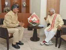 చంద్రబాబును ఆహ్వానించేందుకే బెజవాడ వచ్చా: దత్తాత్రేయ