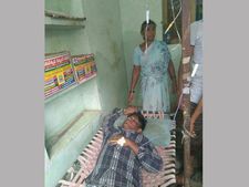 పిడుగుపాటుకి... నలుగురికి గాయాలు