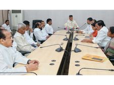 రేవంత్‌రెడ్డి ఎపిసోడ్: ఆ ముగ్గురిపైనే అందరి దృష్టి