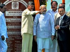 మూడున్నరేళ్లు హుష్ కాకి! ఎక్కడ వేసిన గొంగడి అక్కడే.. డిజైన్లు కూడా సిద్ధంగానీ ‘అమరావతి’